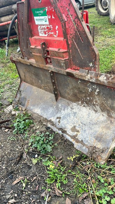 Vând troliu in tirant.