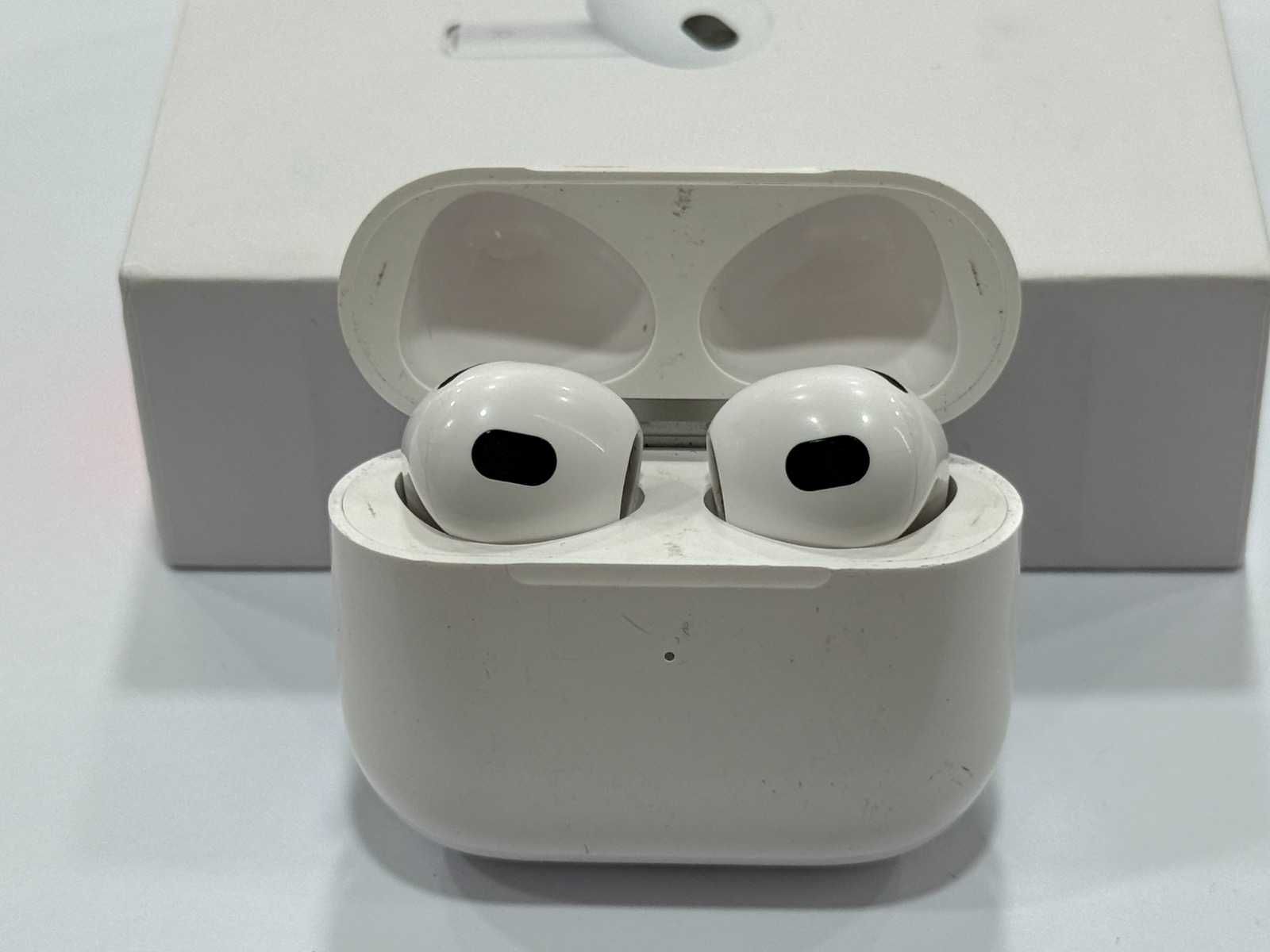 Apple AirPods (3rd generation)