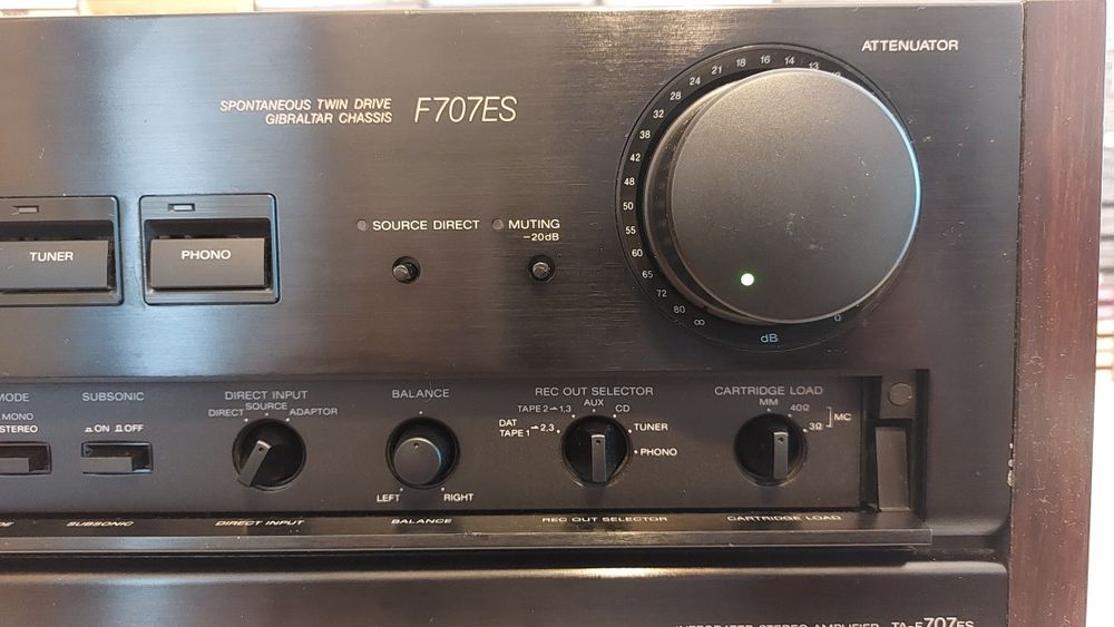 Amplificator Sony TA-F707ES cu telecomandă