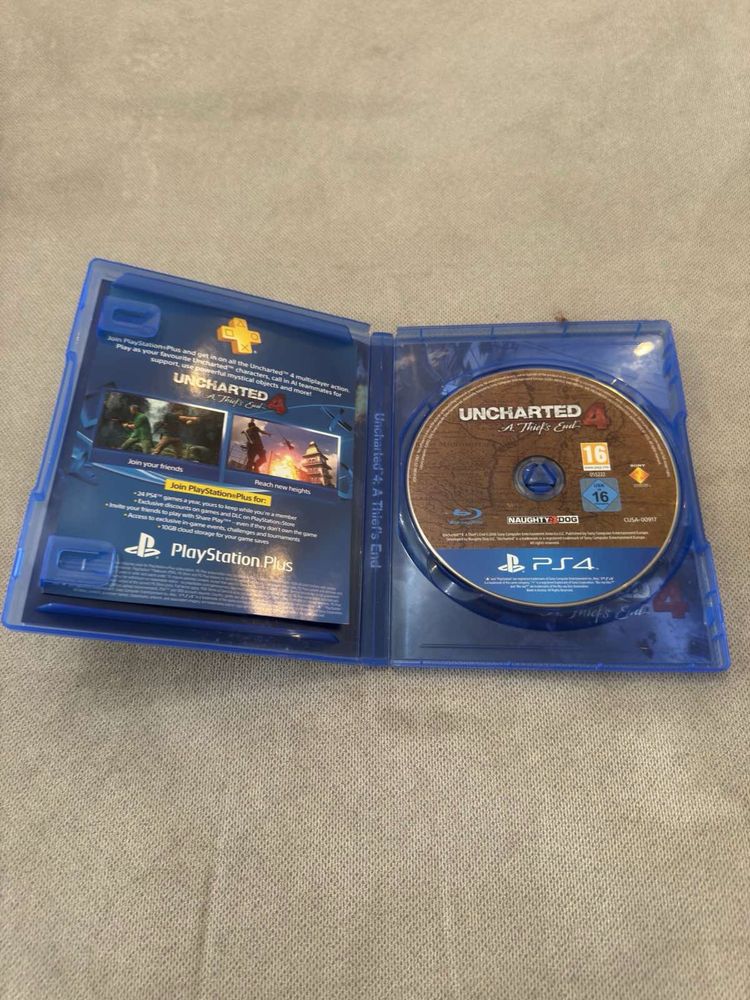 Джойстик за ps4 и две игри за ps4