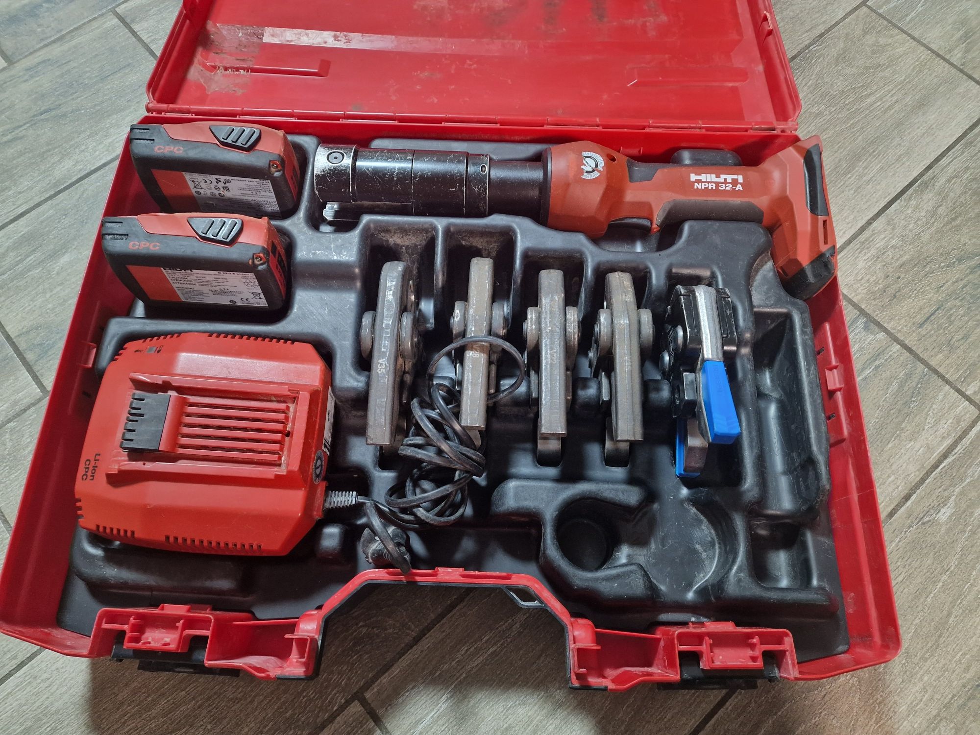 преса за тръби и фитинги HILTI NPR 32-A