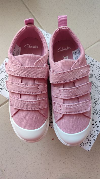 Нови Clarks спортни обувки, кецове, 33 номер