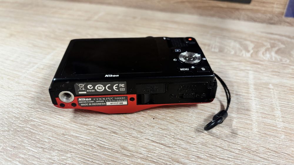 Nikon coolpix S8100