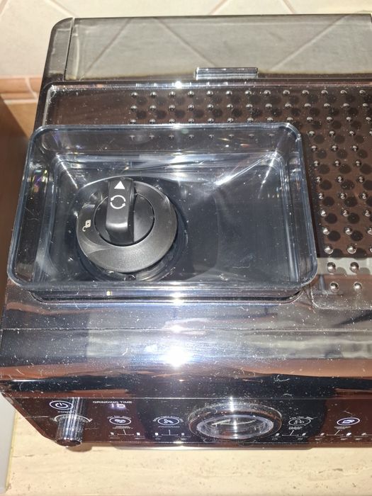 Expresor semiprofesional nou marca Zass cu rasnita mecanica si steamer