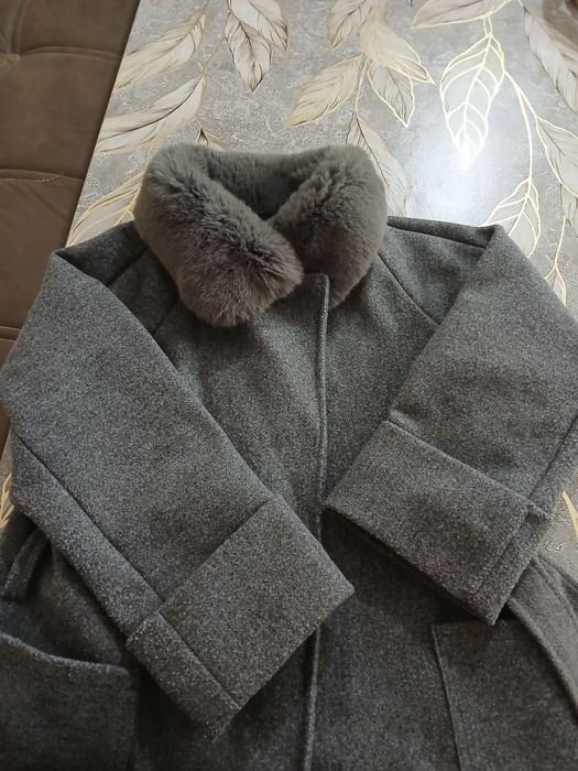 Женский пальто очень аккуратная