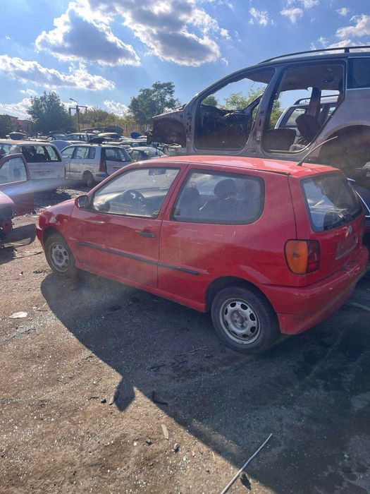 Фолксваген Поло 1.3 бензин 1995 година на части