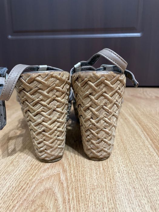 Sandale maro cu talpa ortopedica