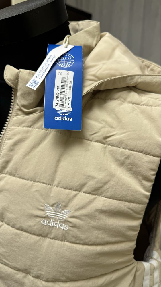 Vesta Adidas barbateasca noua cu eticheta