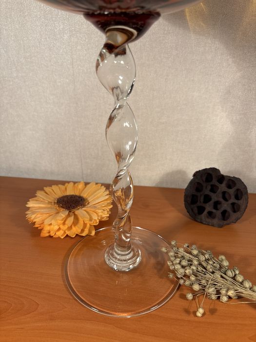 Ръчно изработена чаша от стъкло (купа)