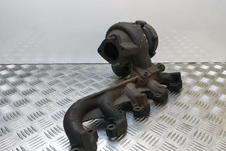 Turbina  Turbo Turbosuflanta 2.4D 8653146 Volvo XC70 a 2-a generatie