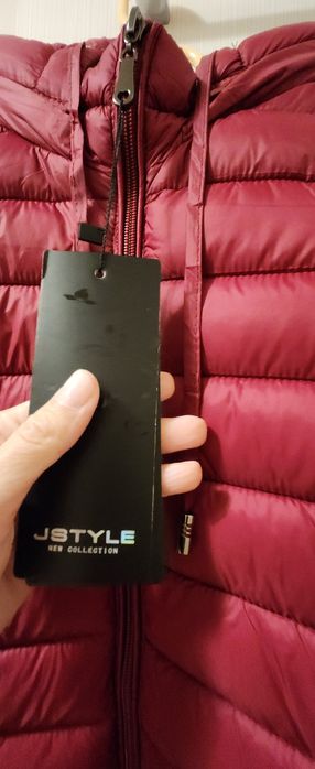 Яке в червен цвят