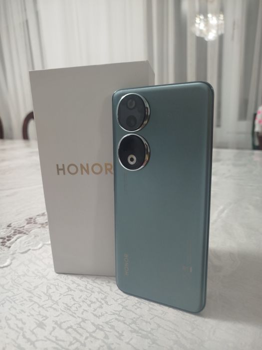 Телефон Хонор 90