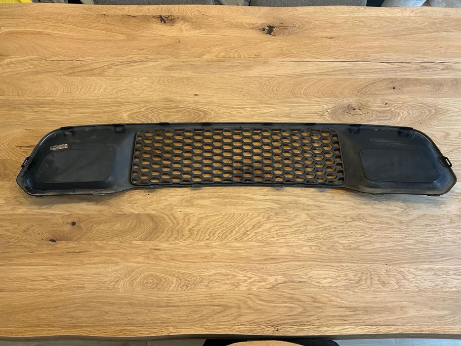 Долна решетка Jeep Grand Cherokee WK2