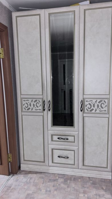 Продам шкаф в спальню з