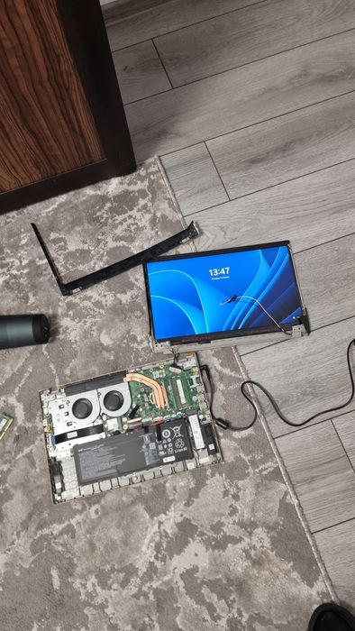 Laptop Acer Aspire A515-56 – pentru piese sau reparare