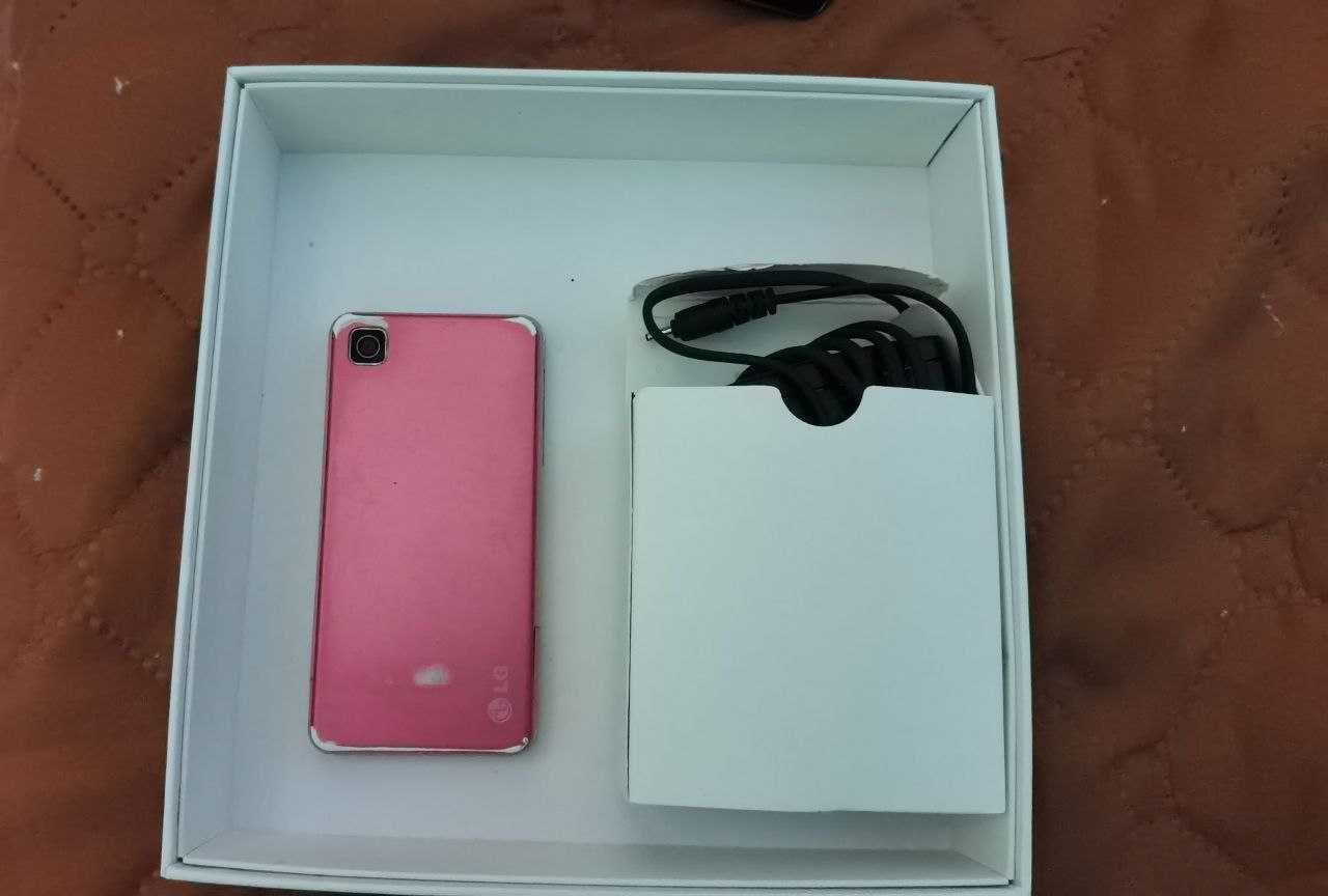 Колекционерски телефон LG GD510 Pop