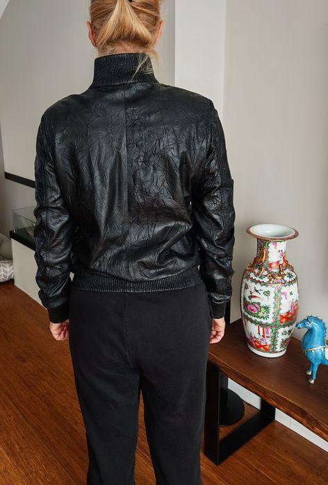 Дамско кожено Яке,  и фланелка