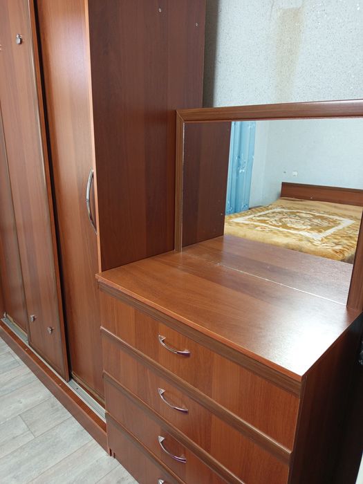 Продаётся спальный гарнитур (двуспальный)