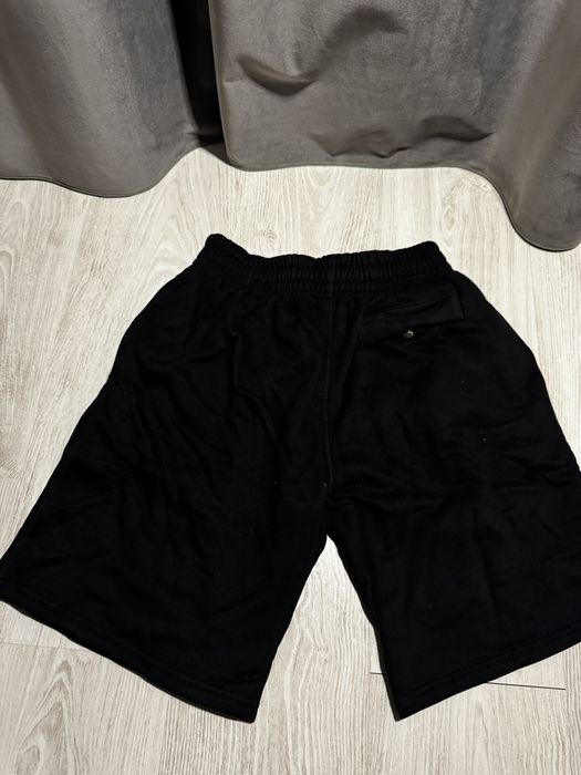 shorts essentials negri marimea m noi cu eticheta