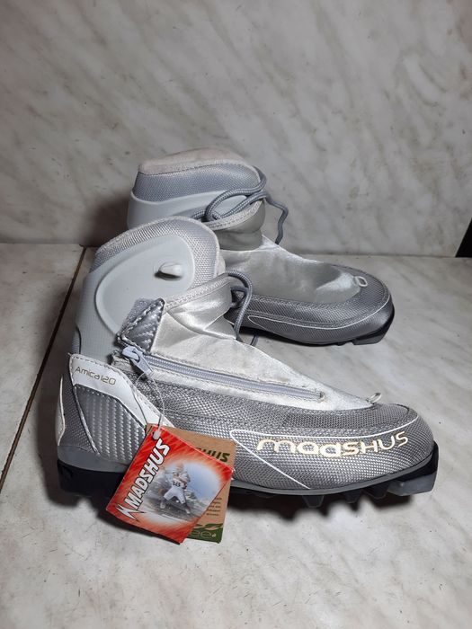 Clapari ghete ski schi fond 26 Madshus marimea  37 NNN impecabili: