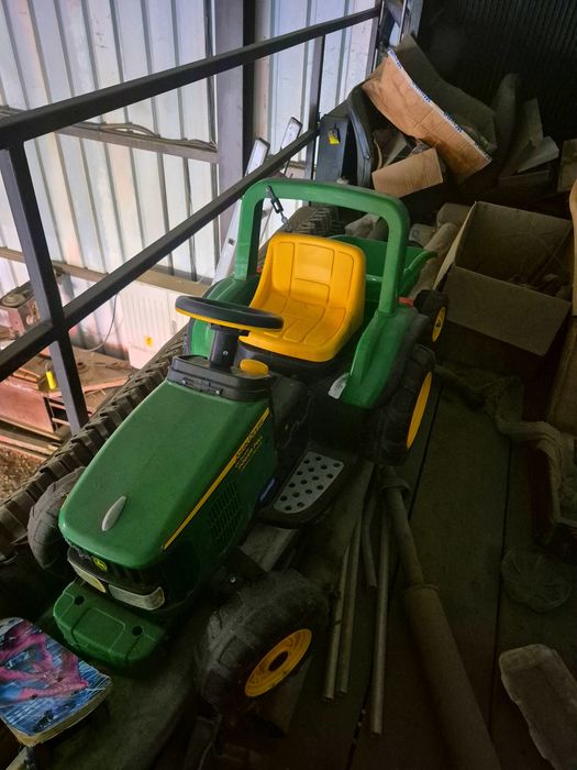 Акумулаторен трактор John deere