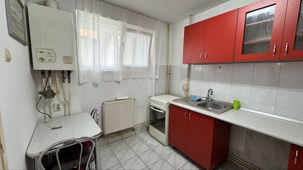 Vand apartament doua camere