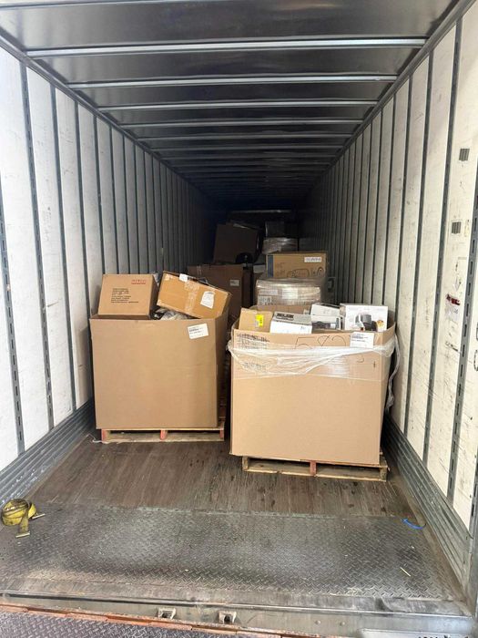 Vand  engros paleti mix Amazon la 9% din RRP - 1,73 euro per piesa !