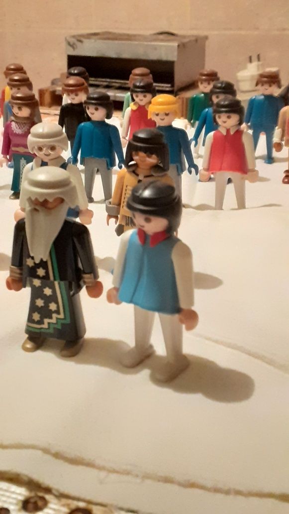 Ретро фигурки от LEGO.