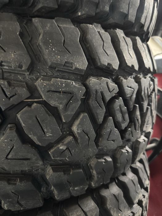 Anvelope M/T Kumho 33x12.5-r15 ca noi