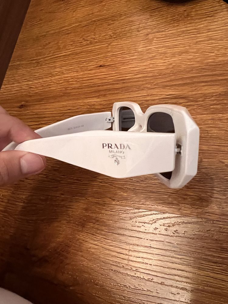 Ochelari prada albi