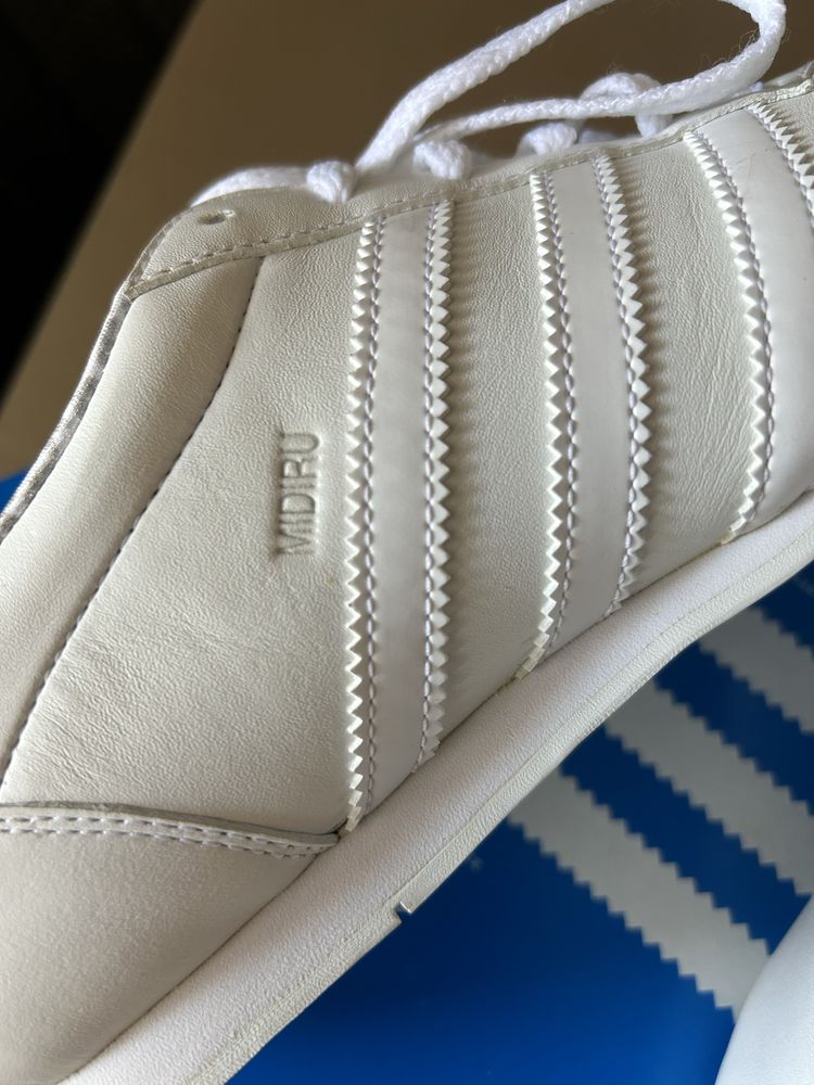 Маратонки ест. кожа - ADIDAS - р-р 40 (оригинални)