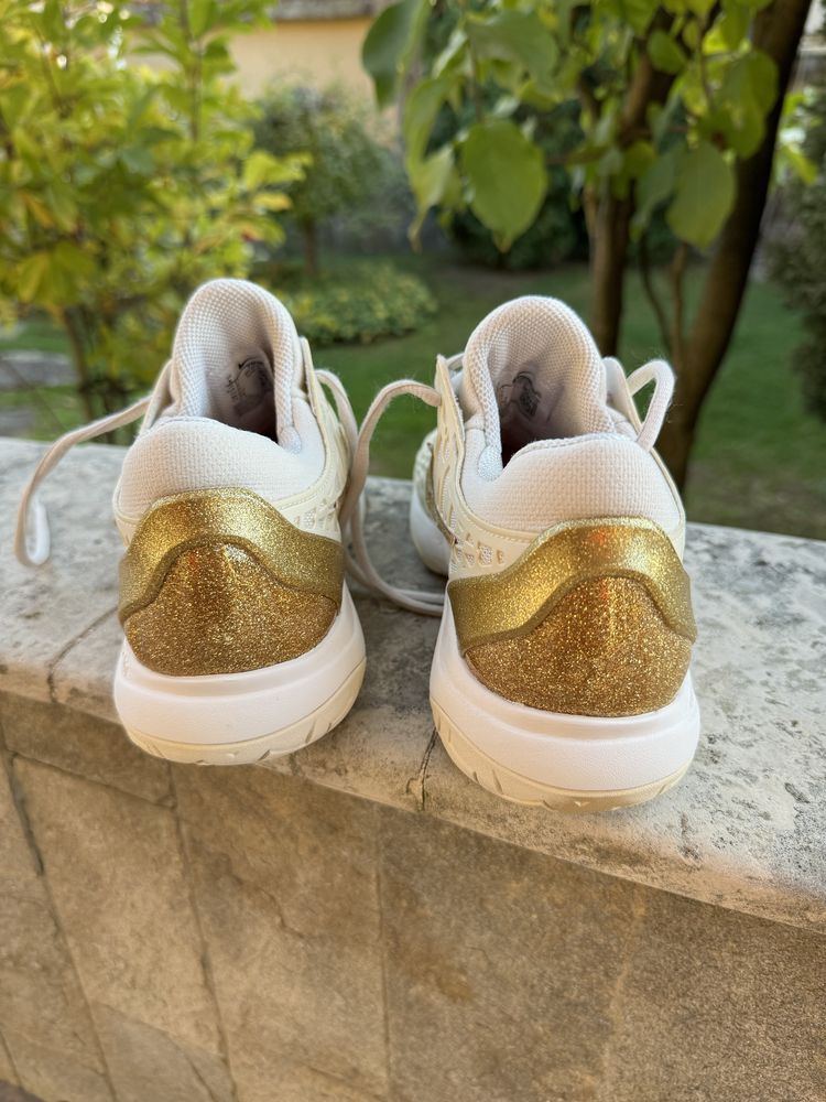 Дамски маратонки Nike Air Zoom Cage 3 HC Phantom Metallic Gold
