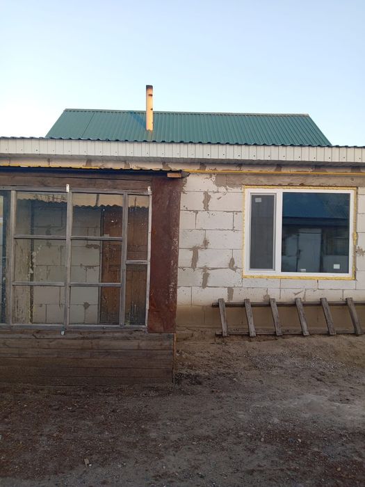 Продаётся часный дом!!! Баня,Гараж огород  вода доме газовая отопление