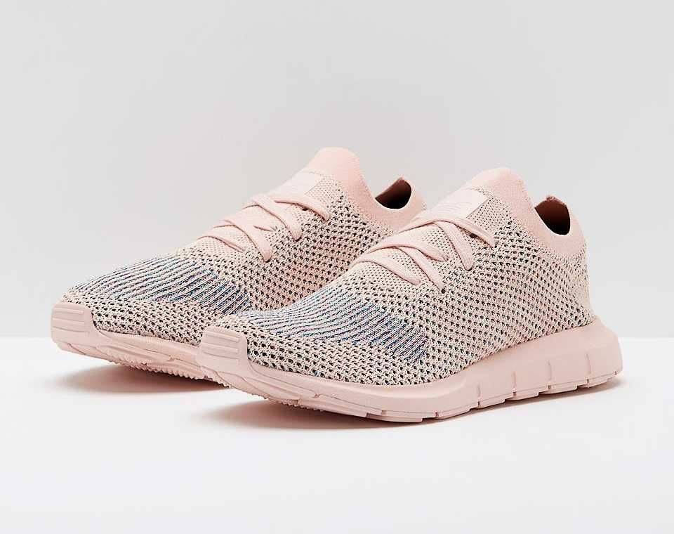 НОВИ Adidas Swift Run Primeknit ОРИГИНАЛНИ дамски маратонки - N39/25см