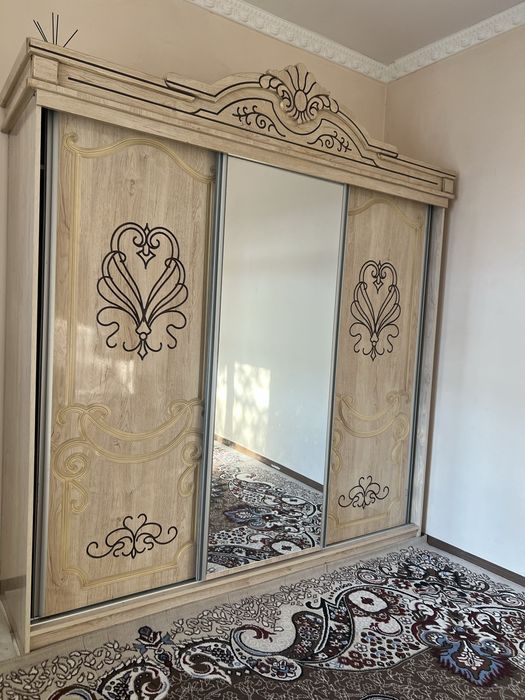 1000$ mebel yarim narxiga sotiladi