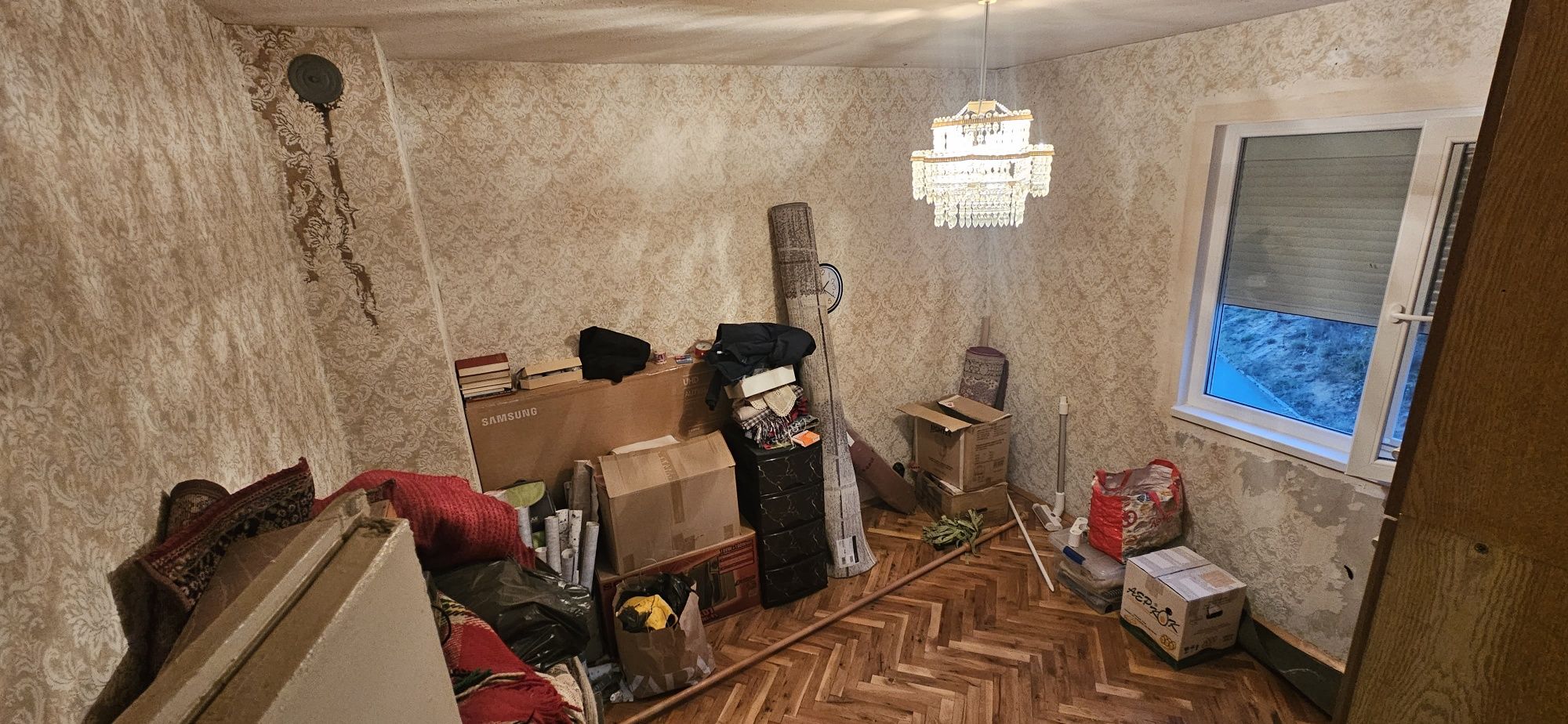 Продавасе апартамент панел 68 квадрата .