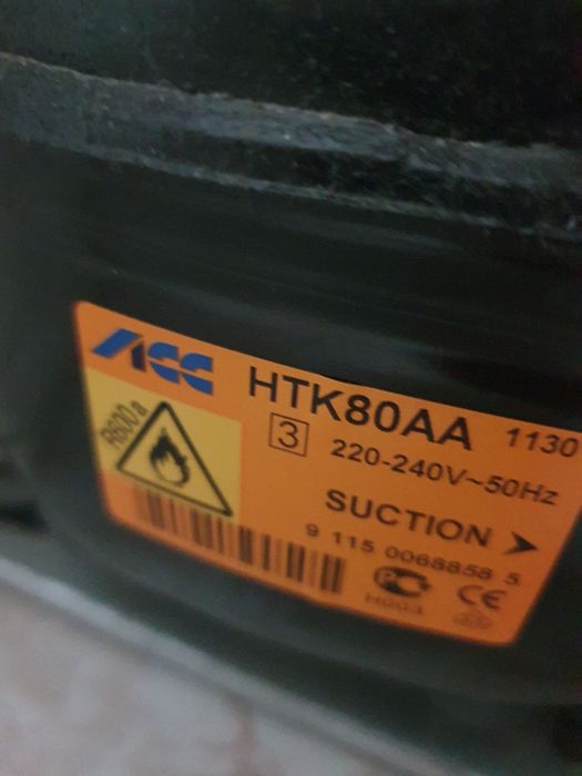 Vând Congelator vertical 6 sertare Zanussi