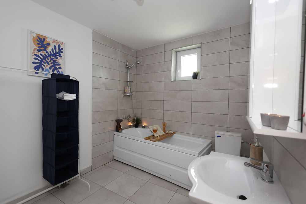 Cabana de inchiriat Lugasu de Jos -Bihor zona linistita- Ciubar inclus