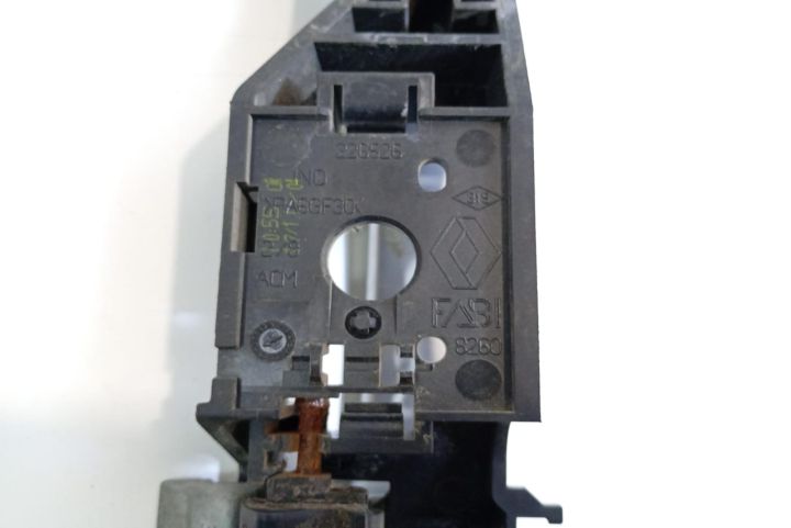 Maner usa dreapta fata   8260226526 Renault Modus prima generatie