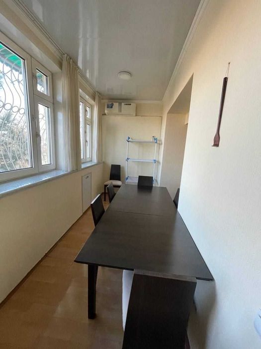 Юнусабад 18, 3/3/4 Продаётся кирпичный 77серия вдоль дороги