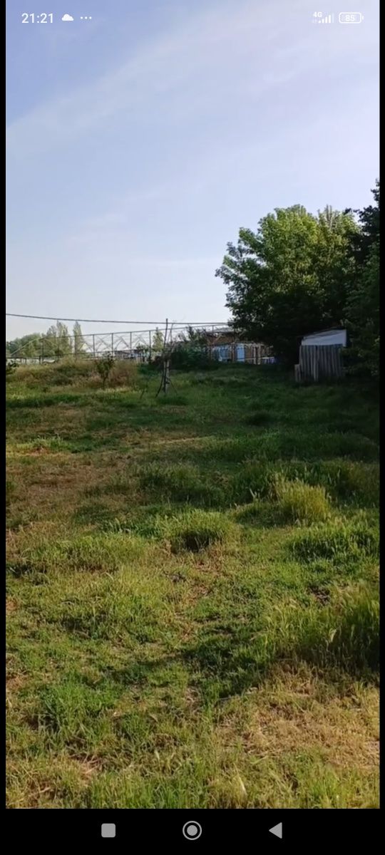 Сотилади Ер Ховли 6 сотих Янгиюл.13.000у.е