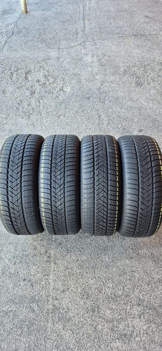 4 anvelope iarna runflat ca si noi Pirelli 245/45/18,dot 2022.Pret/buc