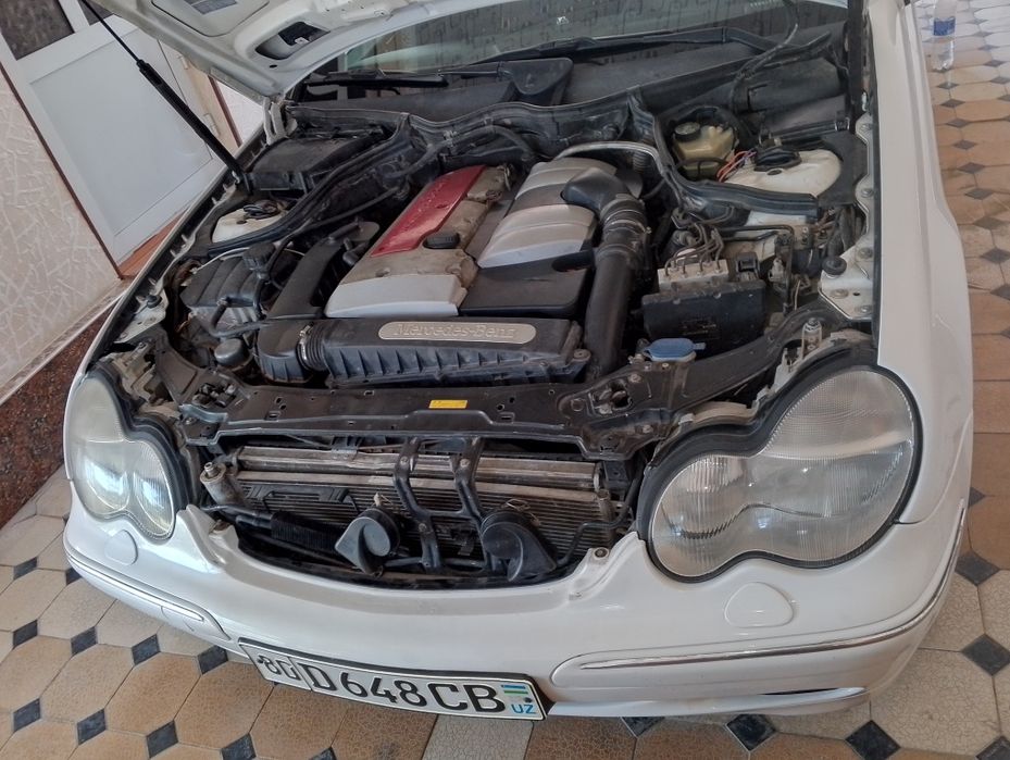 Mercedes benz c200