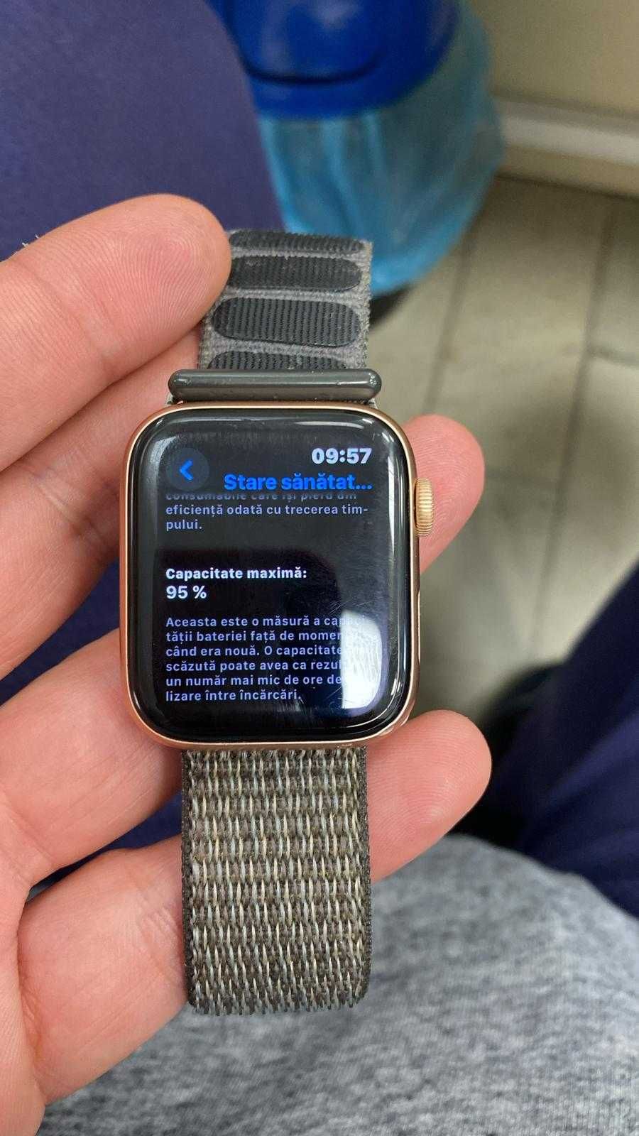 Apple Watch generația a 5 a