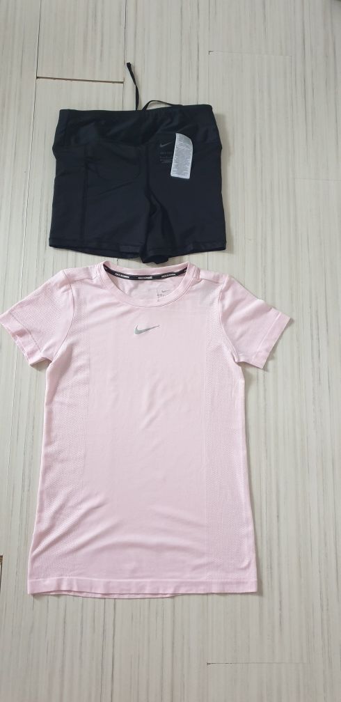 Nike Running  2 in 1 Stretch  S  НОВО! ОРИГИНАЛ! Дамски Сет за бягане!
