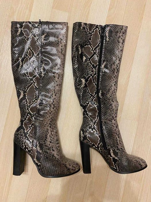 Сапоги  осенне- весенние на каблуках