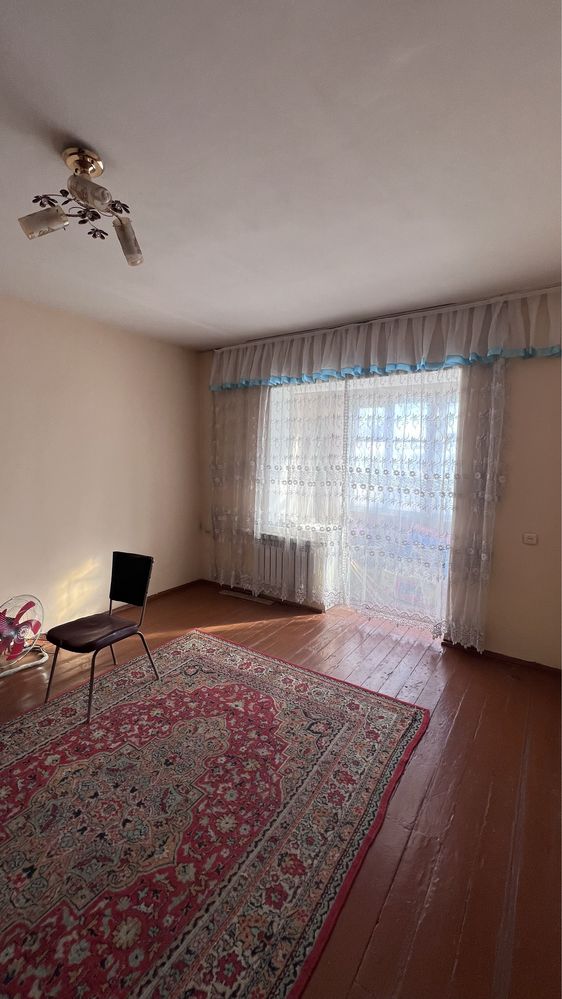 Продам 1 ком в гор Янгиюл ул Ташкент шох в дол дороги м34