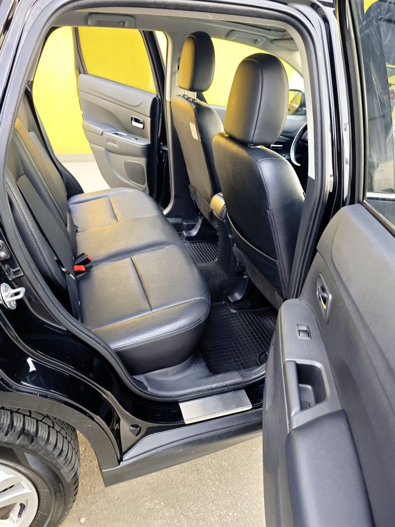 Vând Mitsubishi ASX 1.8 DI-D 4WD