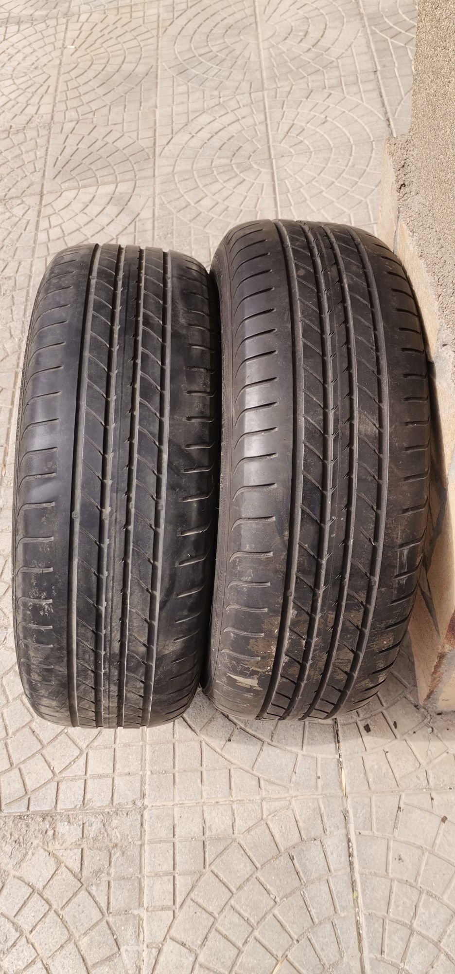 Два броя Летни гуми GoodYear 205/60/16 EffisientGrip RunOnFlat