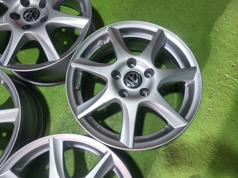 16 5x112 Vw Passat Touran Caddy Golf Skoda Audi лети джанти 5х112